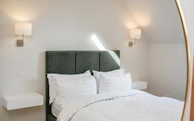 Rowan Tree Apartment - A Modern, Quiet Hideaway With Sweeping Views Across Oban
